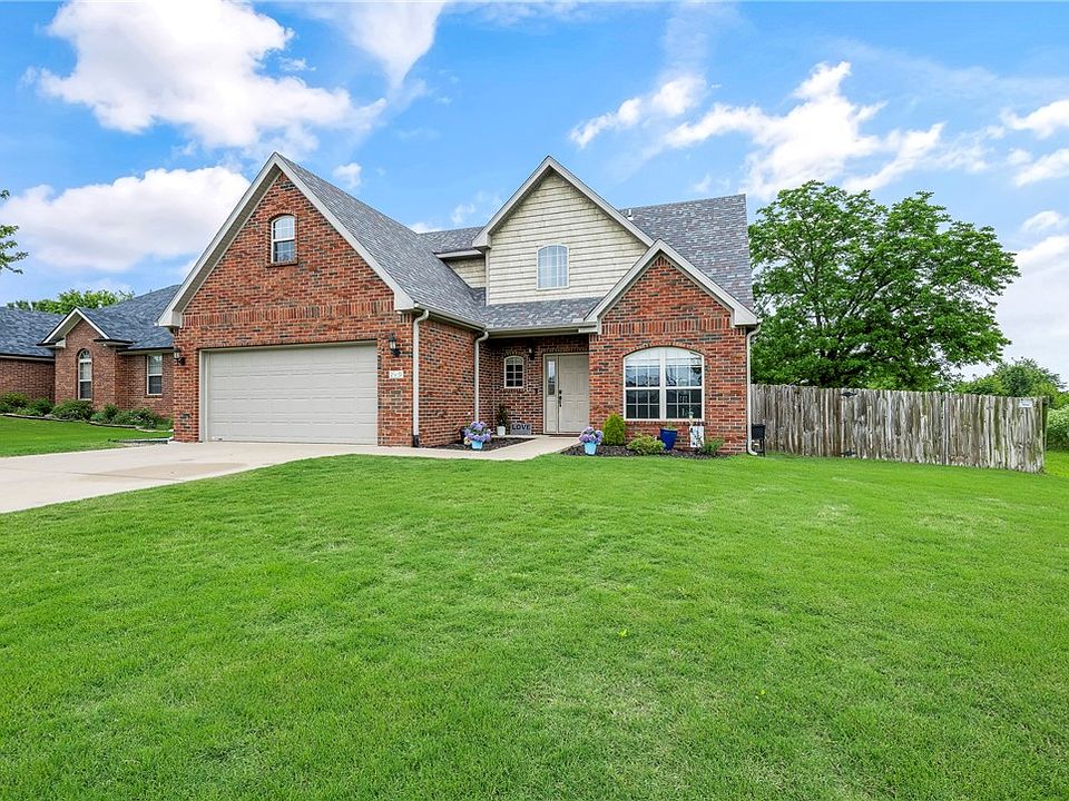 1st image of 219 Dawn Dr