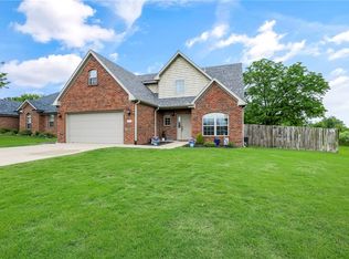 219 Dawn Dr, Centerton, AR 72719