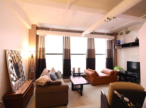 4th image of 633 S Plymouth Ct APT 409