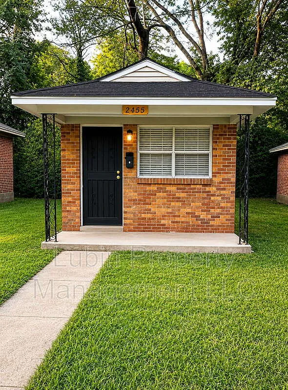 2 bed, 1.0 bath, 655 sqft, $749 — Photo 1