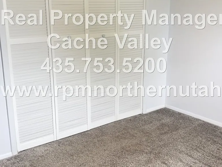 591 N Dee Ave #1-6 — Photo 7