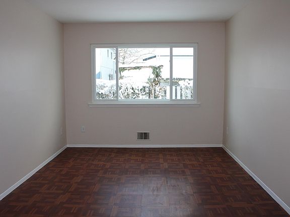 5th image of 14018 159th St Floor 1