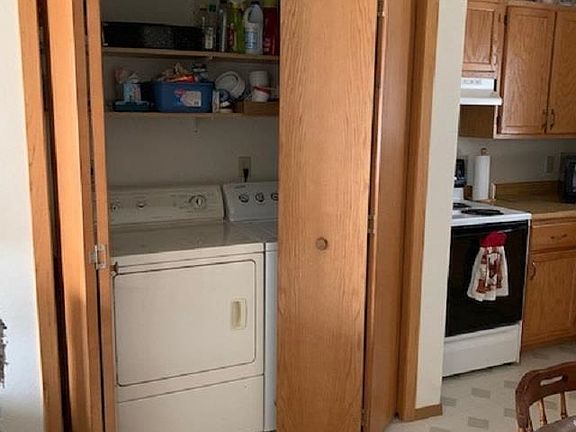 5th image of 1800 Holly St