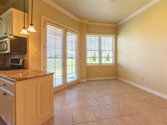 5th image of 2643 Everest Ave