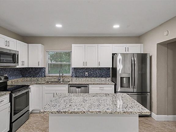 3rd image of 1339 E JACKSON AVENUE