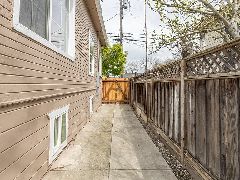 1481 Pomona Ave — Photo 24