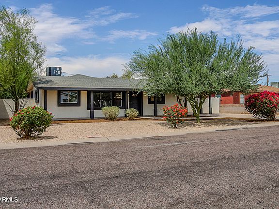 3rd image of 2936 W HIGHLAND Avenue