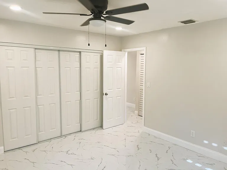 6144 SW 35th St #3 — Photo 2