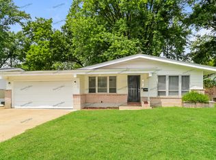 10623 Hallwood Dr, Saint Louis, MO 63136
