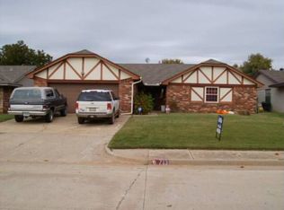 713 Cooper Ln, Yukon, OK 73099