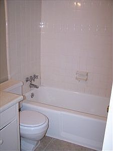 4th image of 210 Aspenwood Dr