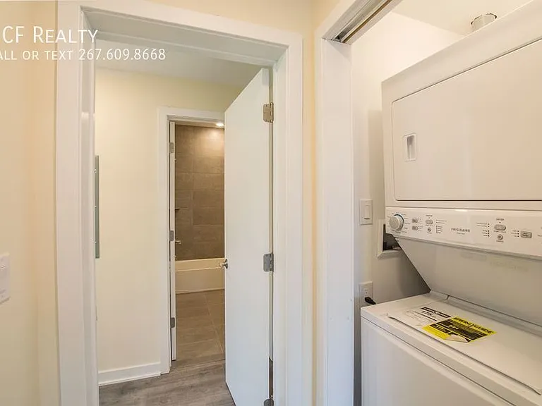 1300 S 24th St #D2 — Photo 8