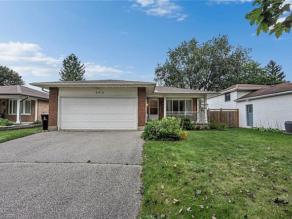 3rd image of 598 Black Oak Cres