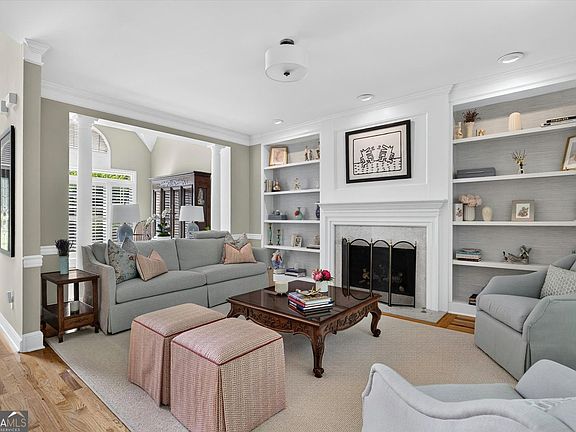 4th image of 4850 Grandview Trce NE