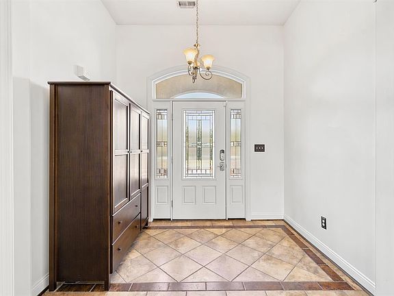 3rd image of 1263 Somerset Dr