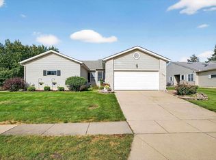 3988 Partridge Cir, Bettendorf, IA 52722