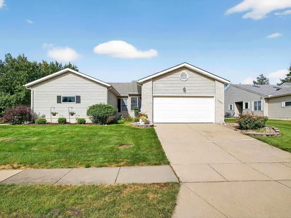 3988 Partridge Cir, Bettendorf, IA 52722
