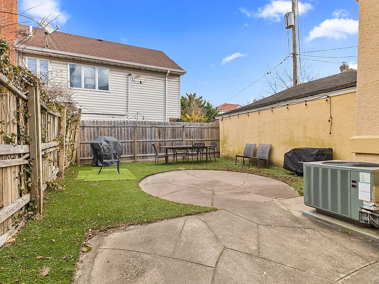 264 Laurelton Blvd #2 — Photo 27