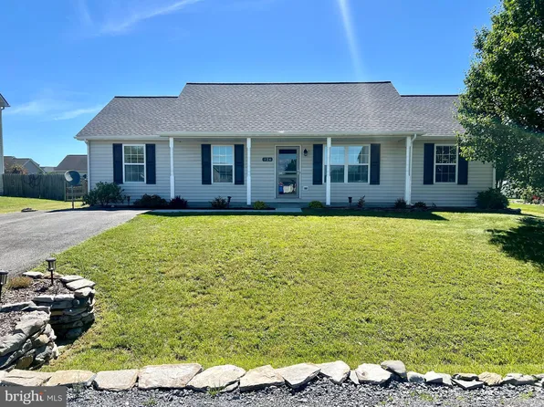 126 Alcott Ave, Inwood, WV 25428