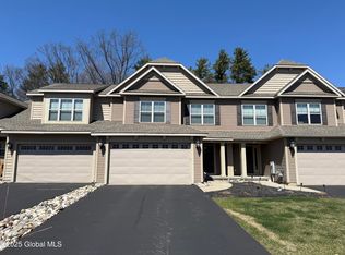 4B Inglewood Dr, Halfmoon, NY 12065