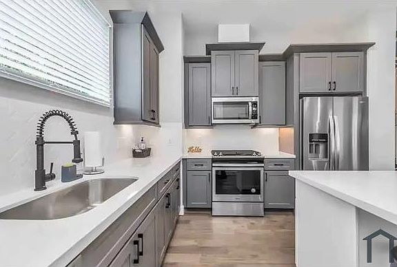 4th image of 1915 Kolfahl St #B