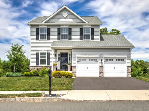 2224 Bridgeport Ave, Pennsburg, PA 18073
