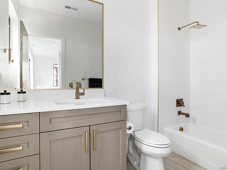 2524 Zenobia St — Photo 17