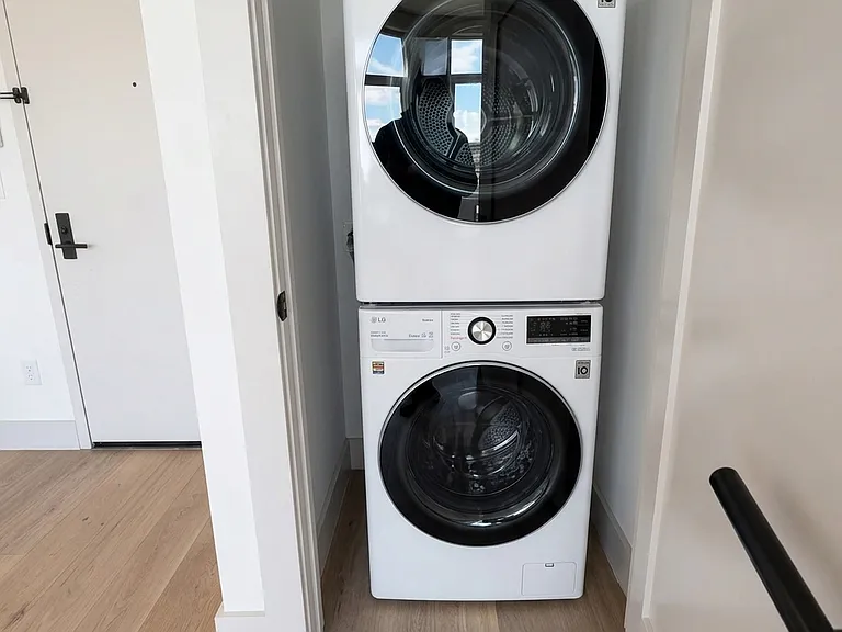 74 N 1st St #5G — Photo 6
