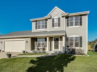 3830 Creekside Dr, Waukesha, WI 53189
