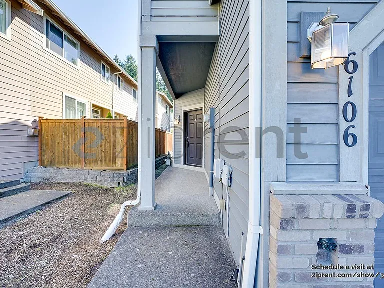 6106 Alexander Ave SE — Photo 3