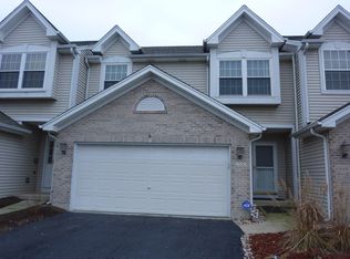 988 Viewpoint Dr, Lake In The Hills, IL 60156