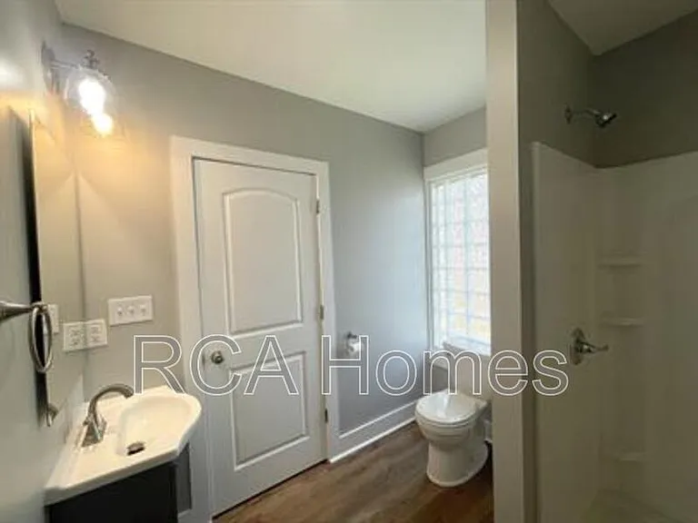 1036 Nelson Ave — Photo 4
