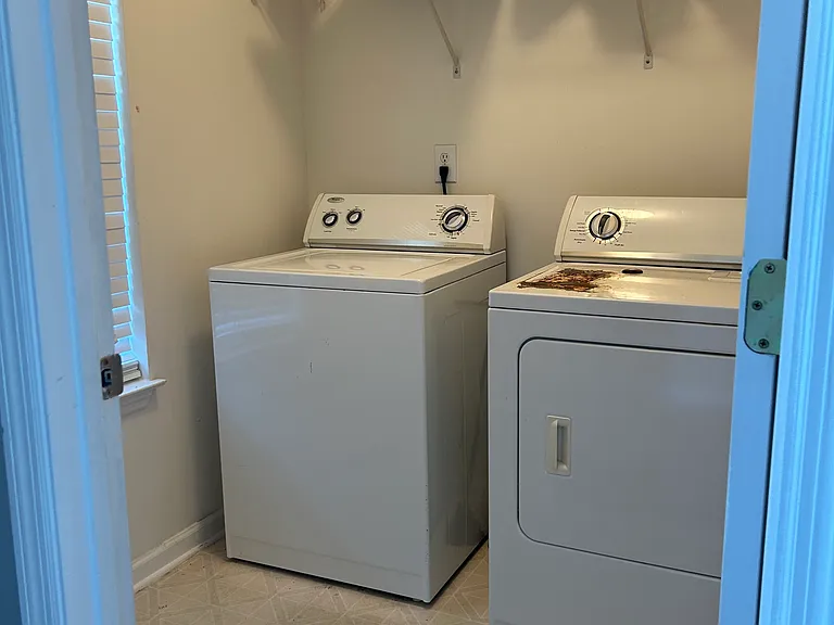 580 Tribeca Ct — Photo 13