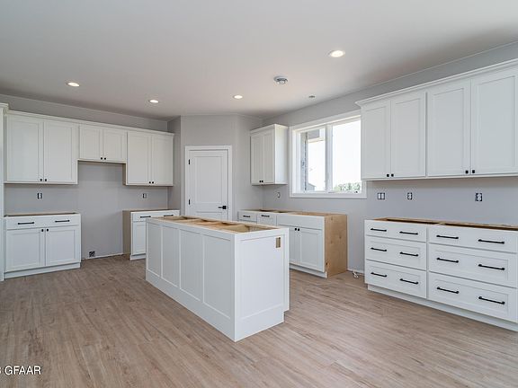 4th image of 430 Cromwell Dr