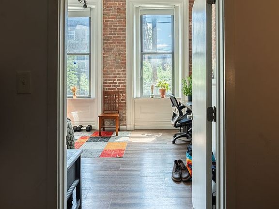 5th image of 4411 Butler St Floor 2