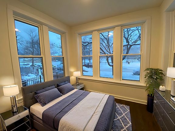 5th image of 4951 W Belle Plaine Ave #2