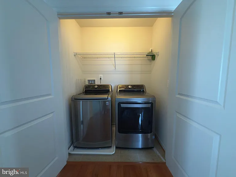 22667 Flowing Spring Sq — Photo 34