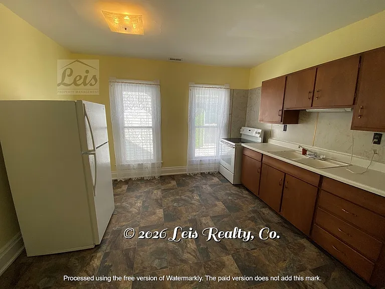 325 1/2 Gray Ave #2 — Photo 2