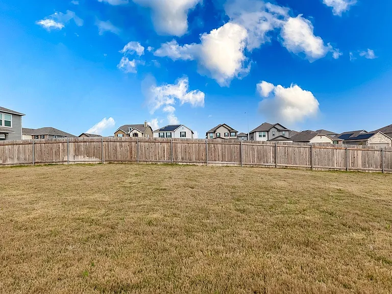 105 Clematis Ct — Photo 28