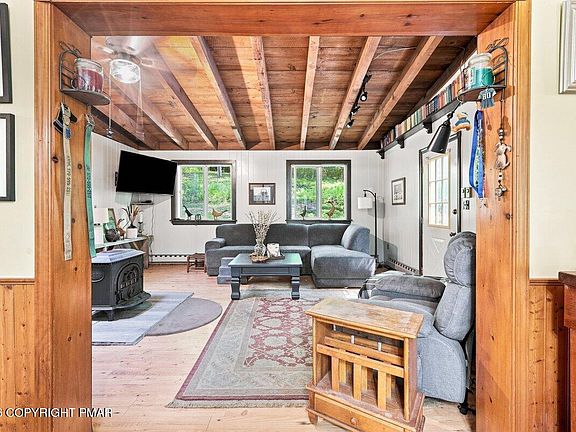 5th image of 3192 Berry Ln