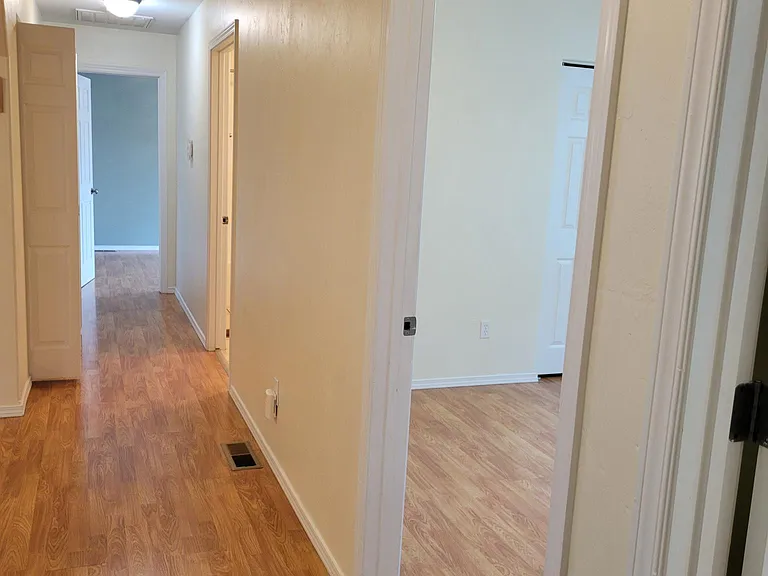 47 Rockefeller Dr — Photo 6