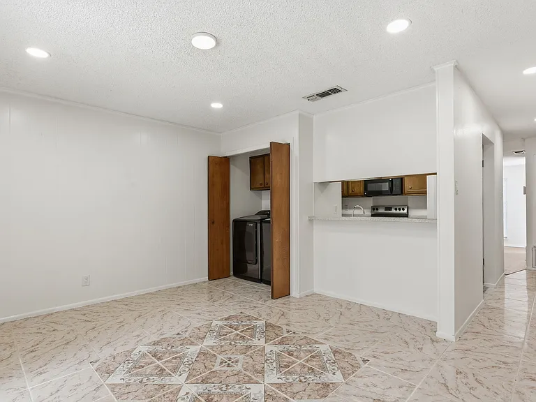 4911 Arbor Ridge Dr — Photo 12