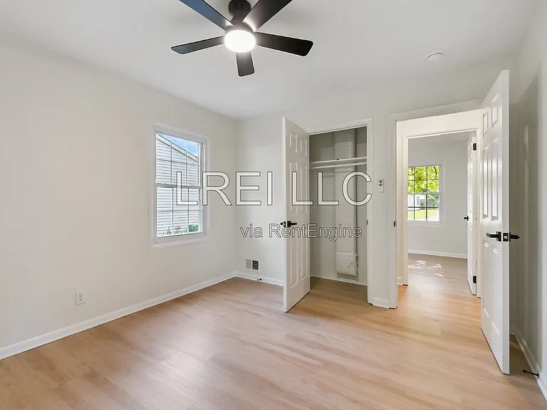 5805 Loretta St — Photo 9