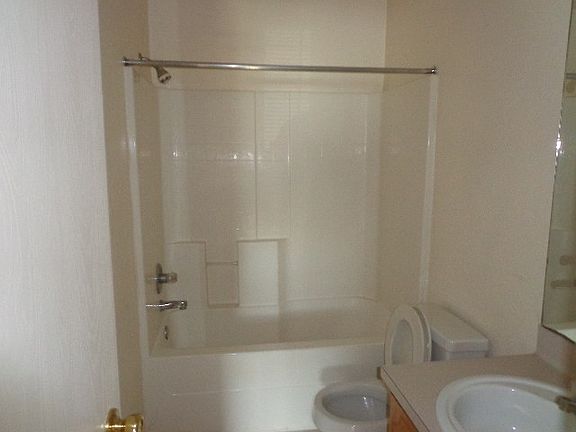 5th image of 4405 Jeff Scott Dr APT A