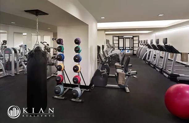 Rented by Kian Realty | media 16