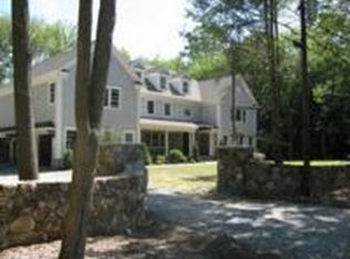 36 Kaechele St, Trumbull, CT 06611