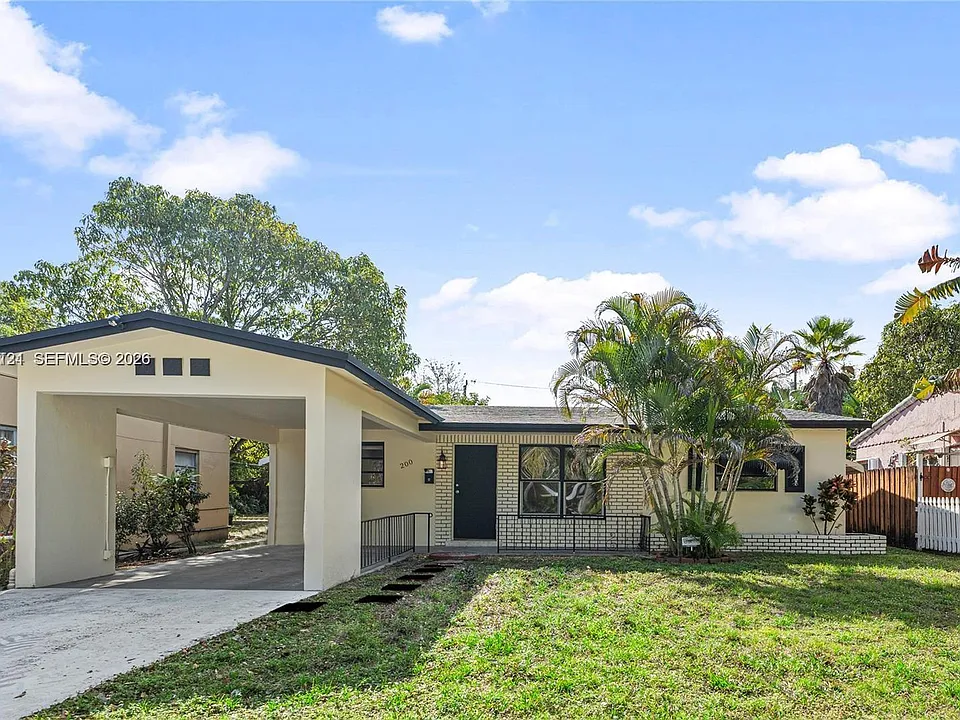 200 SE 19th St