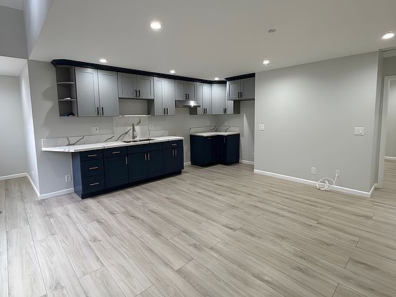 3rd image of 2617 W 77th St #B