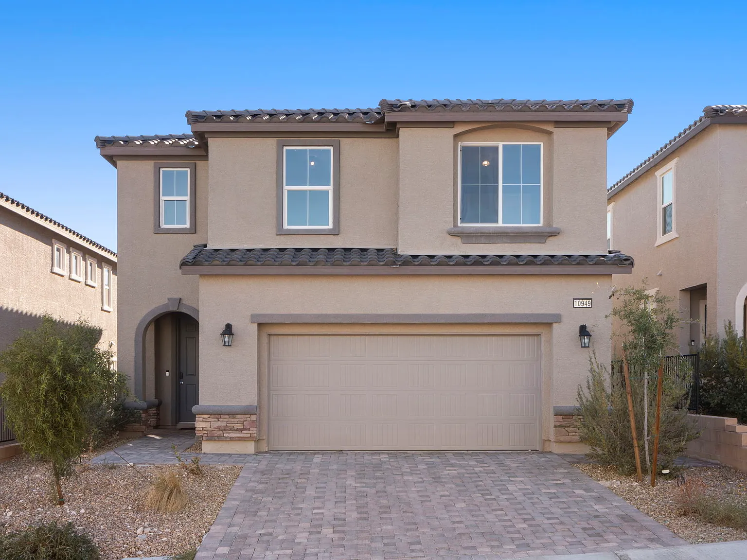 5 bed, 3.5 bath, 2718 sqft, $2,950 — Photo 3