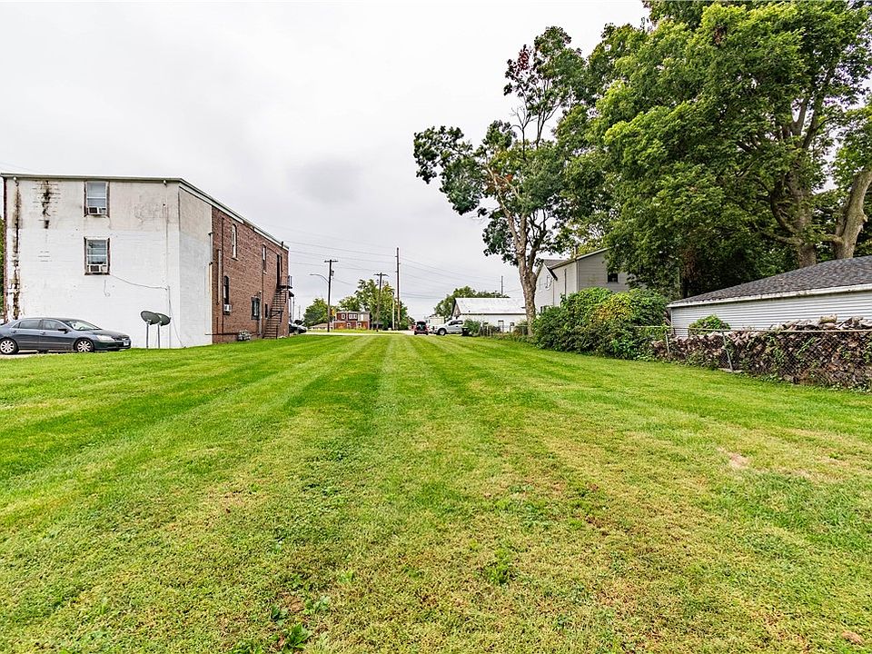 2nd image of 204 W Bower St